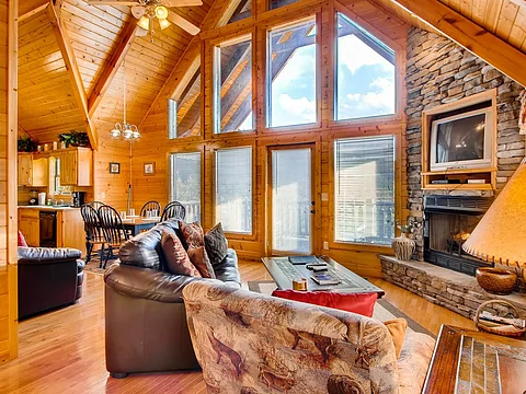 2 bedroom living room area - Rocky Top Joy