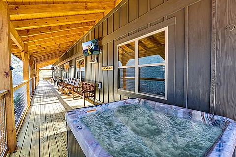 25 bedroom cabin with 2 hot tubs and game room - Rocky Top Lodge