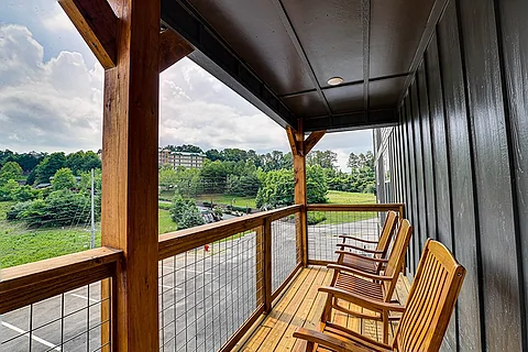 25 bedroom luxury cabin with mountain views - Rocky Top Lodge
