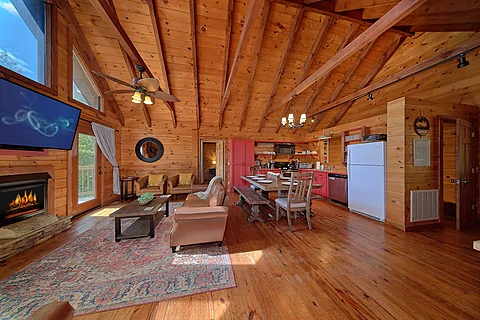 Spacious Living Room with Smart TV - Secluded In The Smokies