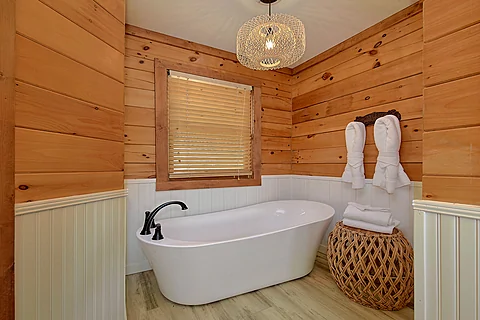 In-Room Bathtub Nook - Secluded In The Smokies