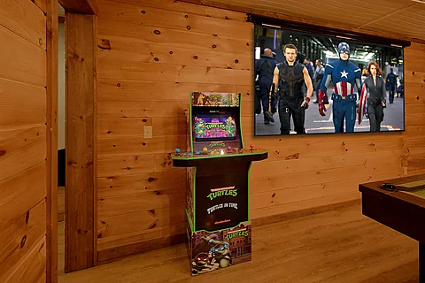 Pool Table and Arcade - Secluded In The Smokies