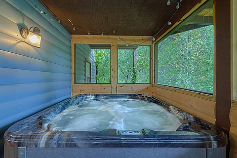 4 Bedroom Cabin with Hot Tub - Secluded In The Smokies