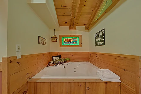 King Bedroom with Jacuzzi Tub - Serenity Creek