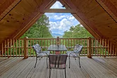 Private Honeymoon Cabin with View Sleeps 4