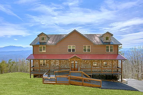 15 bedroom cabin with ramp and mountain views - Smoky Mountain Memories