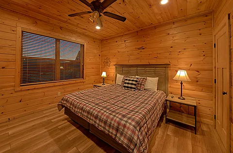 Gatlinburg 3 Bedroom Cabin Sleeps 10 - Smoky Vista Lodge