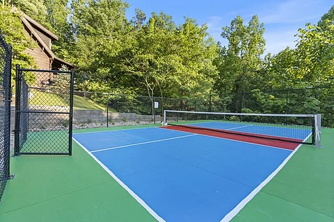 Resort outdoor pickleball court - Splashin On Smoky Ridge