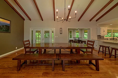 8 bedroom luxury cabin with 3 fireplaces - The Oasis