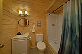 8 bedroom cabin rental with 7 full baths