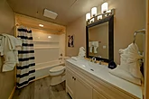 7 private bathrooms in 8 bedroom rental cabin