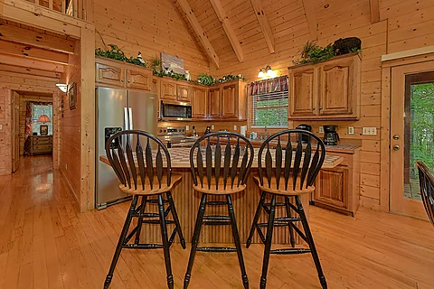Dining Area with Seating for 3 at the Bar - Tomahawk Lodge