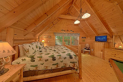 Master Bedroom with King Bed in Loft - Tomahawk Lodge