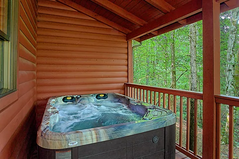 3 Bedroom Cabin in Wears Valley with Hot Tub - Tomahawk Lodge