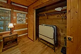 2 Bedroom Cabin Sleeps 6 Roll Away Bed