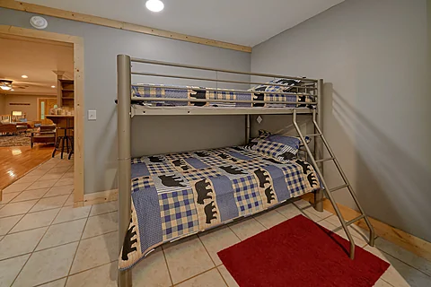 8 bedroom cabin with twin bunk bedroom - Waldens Creek Oasis