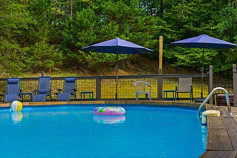 Private Swimming Pool for 8 bedroom rental cabin - Waldens Creek Oasis