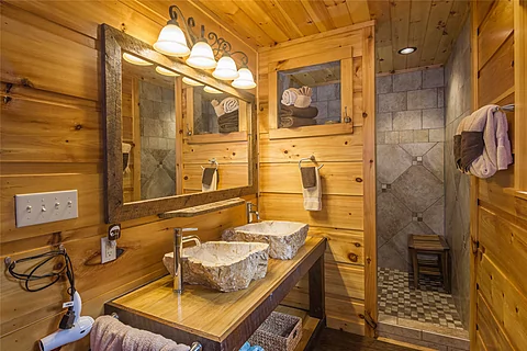 Bathroom - Webb Creek Hideaway