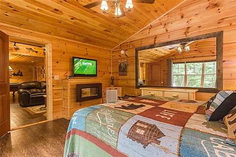 Bedroom 2 TV - Webb Creek Hideaway