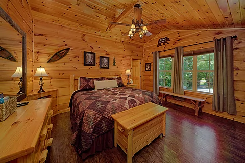 Master Bedroom with King Bed - Webb Creek Hideaway