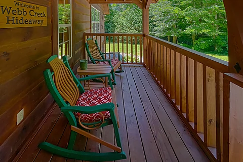 2 Bedroom Cabin in Gatlinburg with Rocking Chair - Webb Creek Hideaway