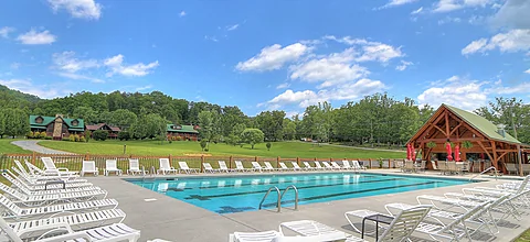 Large Resort Pool and deli at 1 bedroom cabin - Wild Mountain Laurel