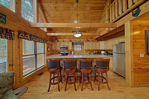 Two Bedroom Cabin with Full Kitchen - Wuzzy's Flophouse